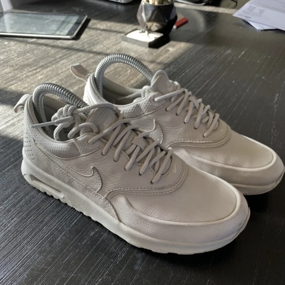 LAST CHANCE: Air Max Thea Pinnacle - Light Bone